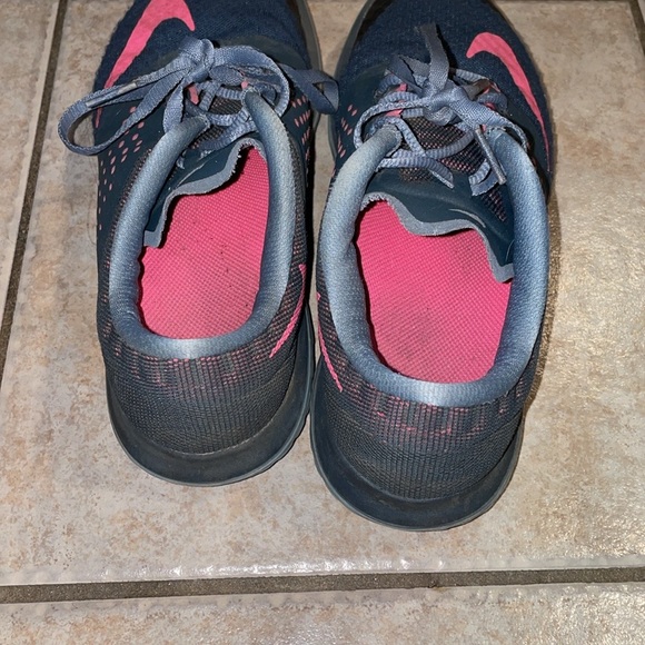 Nike running sneakers - Picture 2 of 5